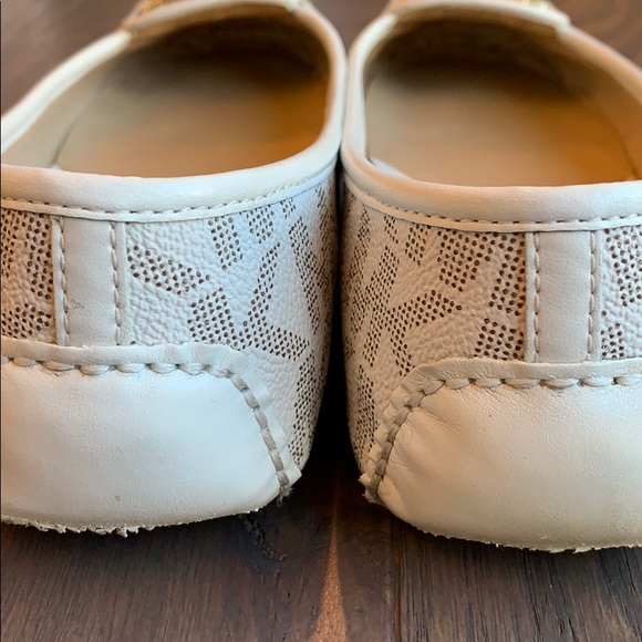 ⭐️MK Michael Kors Flats⭐️ - Picture 3 of 7